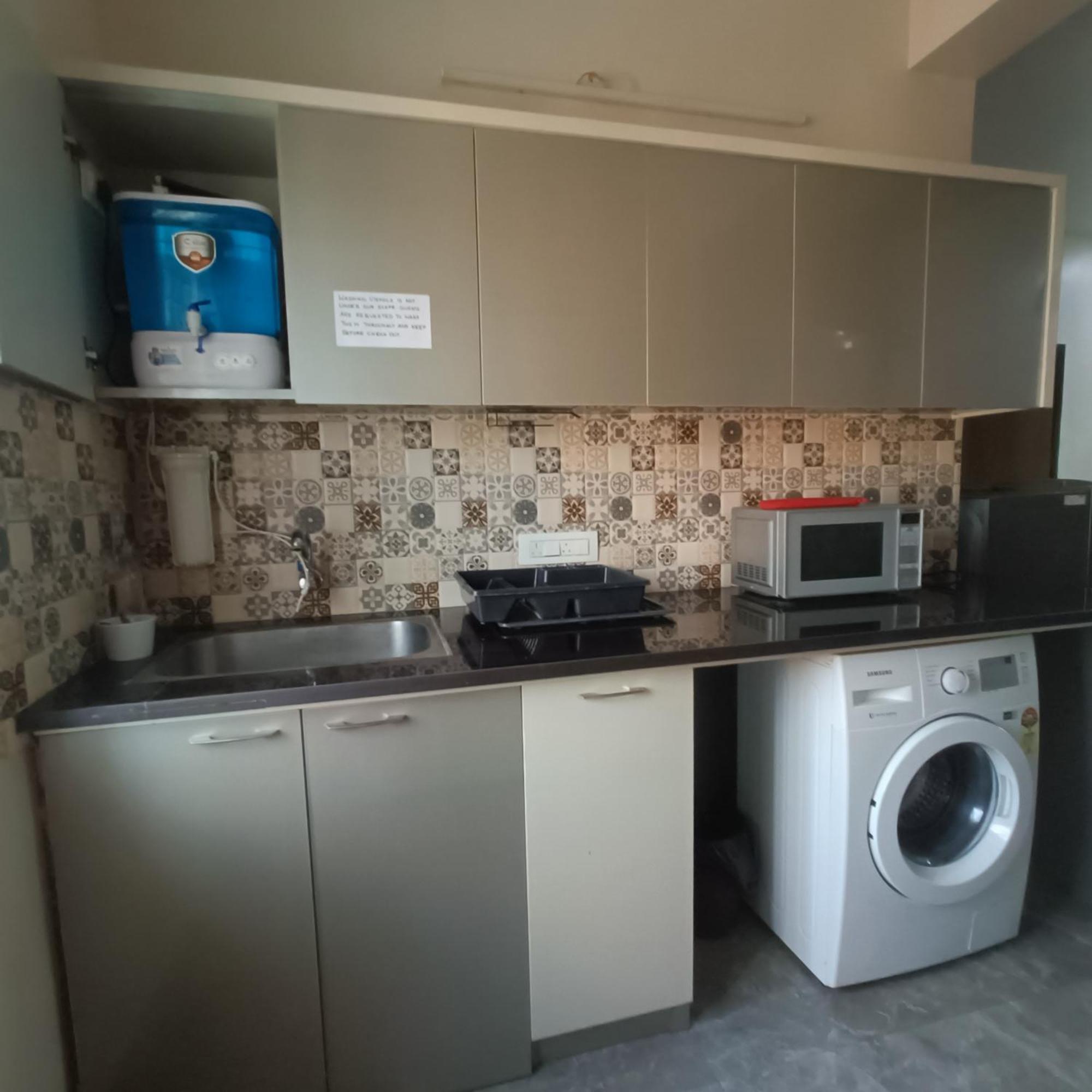 Sukrithi Premium Serviced Apartment - F2 Chennai Bagian luar foto